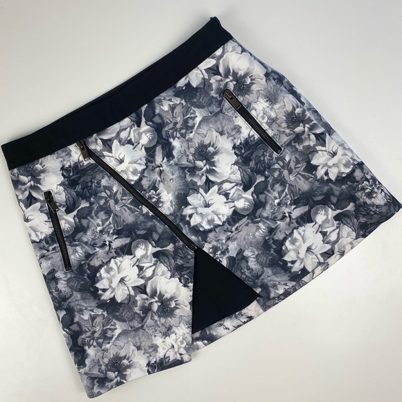 Zara Basic Black & White Floral Envelope Asymmetrical Zipper Detail Skirt - Picture 9 of 16